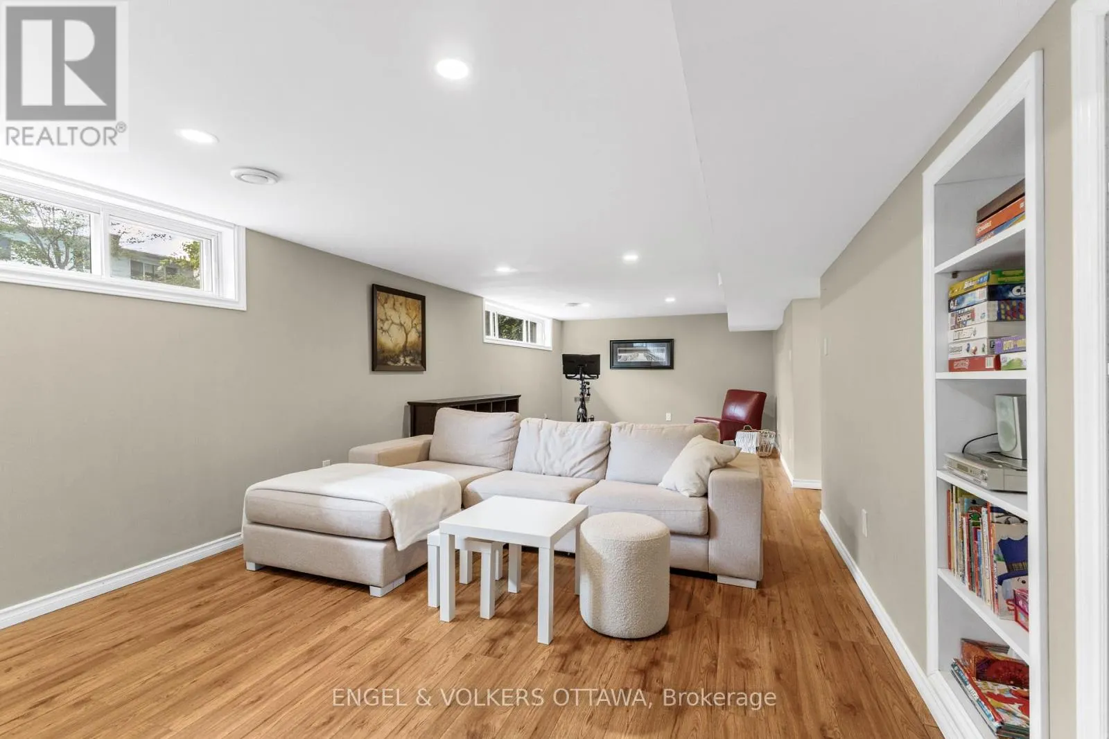 97 QUEENSLINE DRIVE