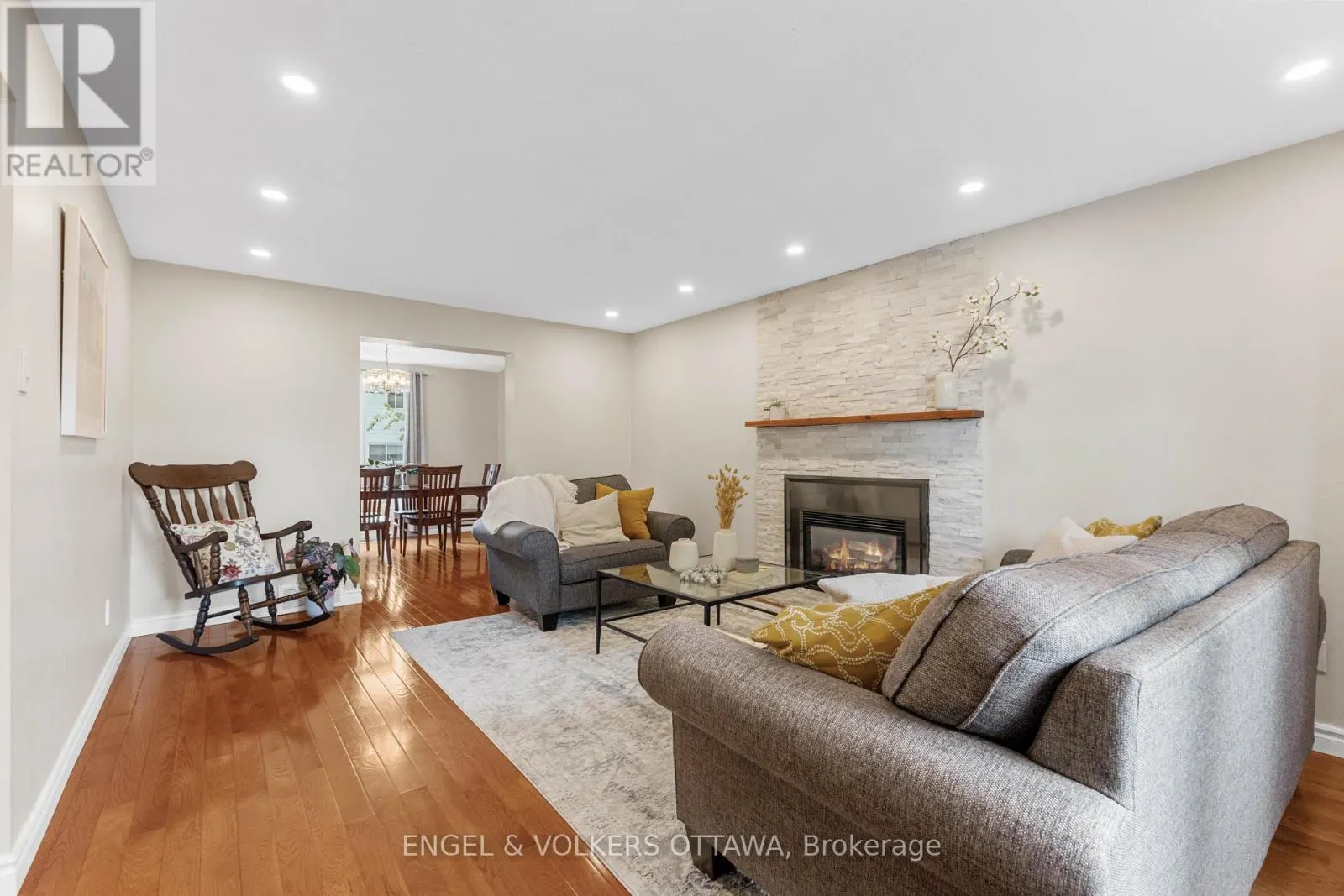 97 QUEENSLINE DRIVE