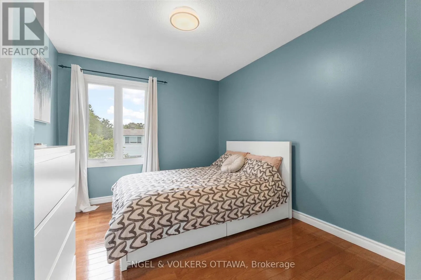 97 QUEENSLINE DRIVE