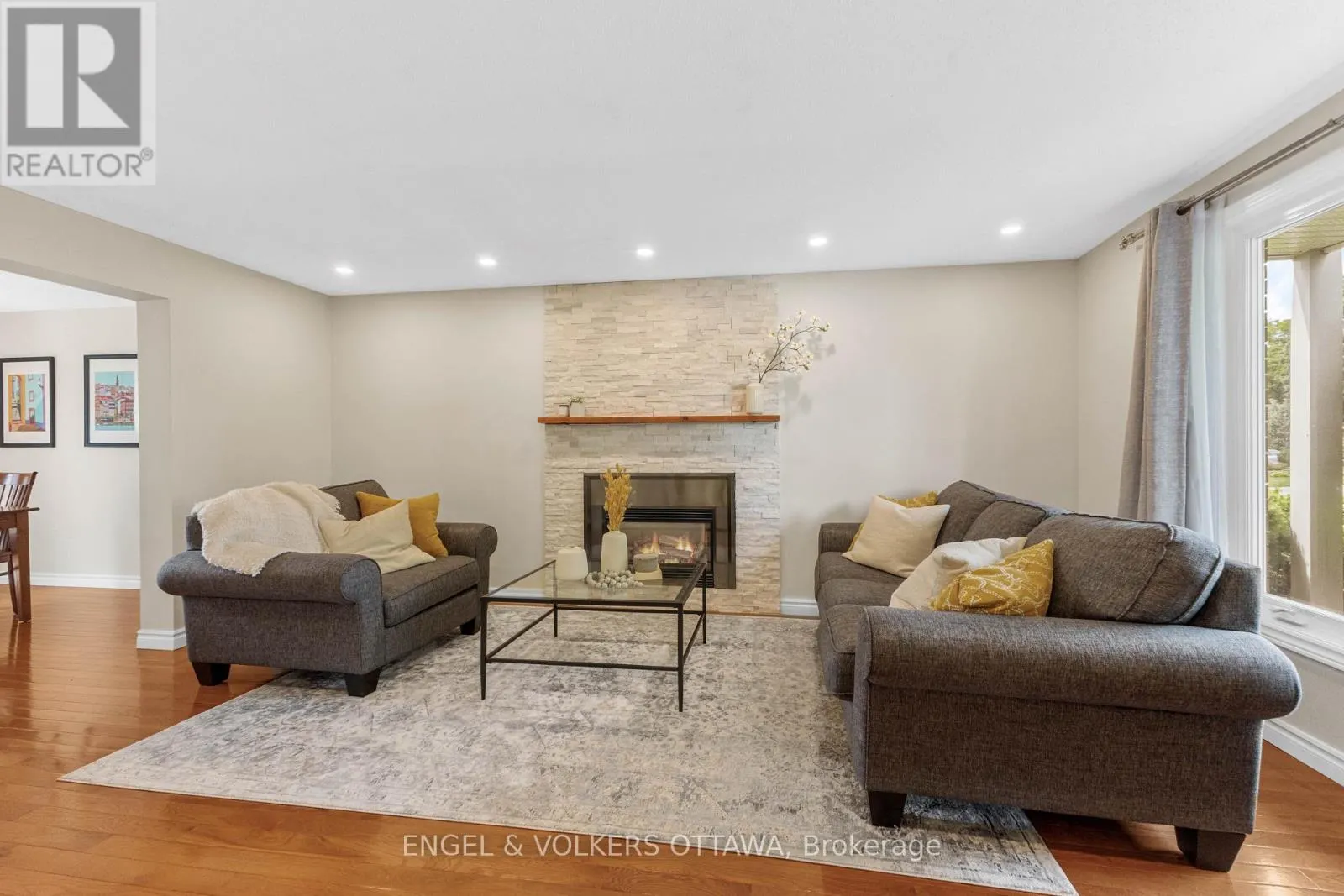 97 QUEENSLINE DRIVE