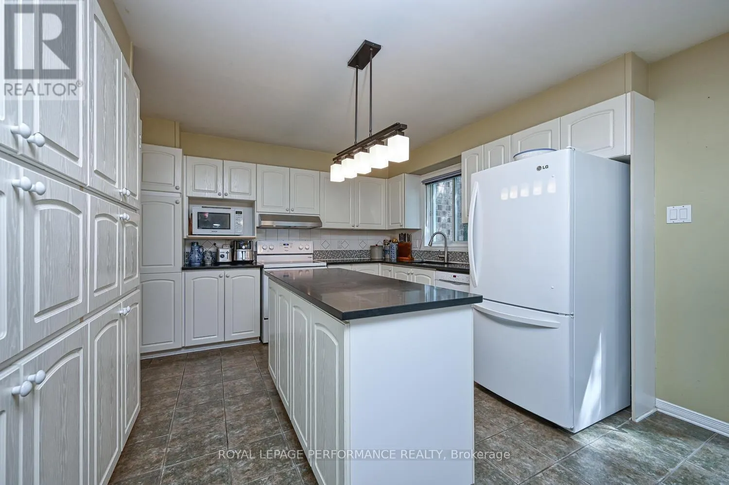 3026 SABLE RIDGE DRIVE