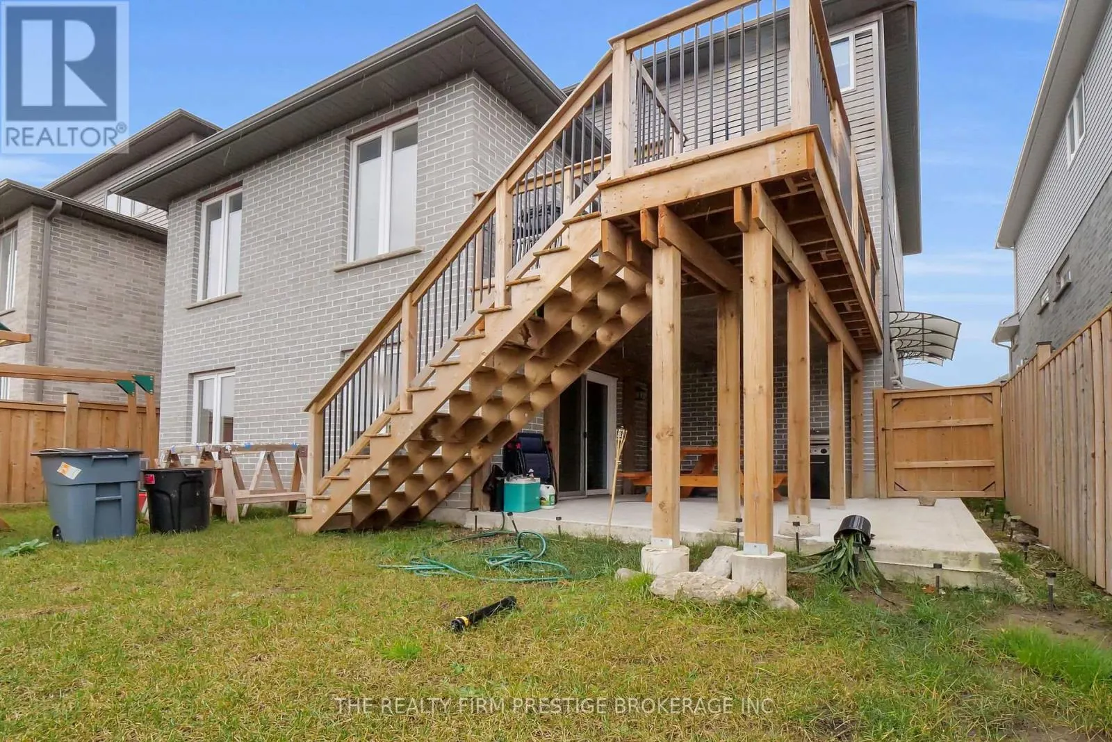 2528 HOLBROOK - LOWER DRIVE