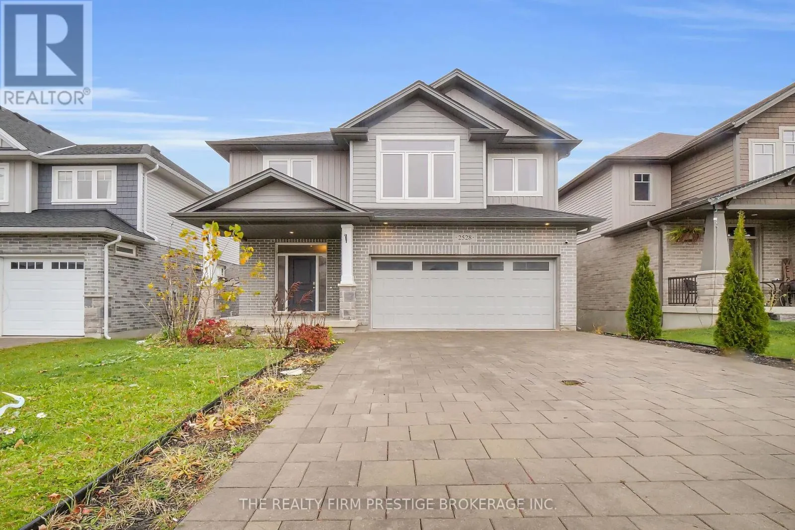 2528 HOLBROOK - LOWER DRIVE
