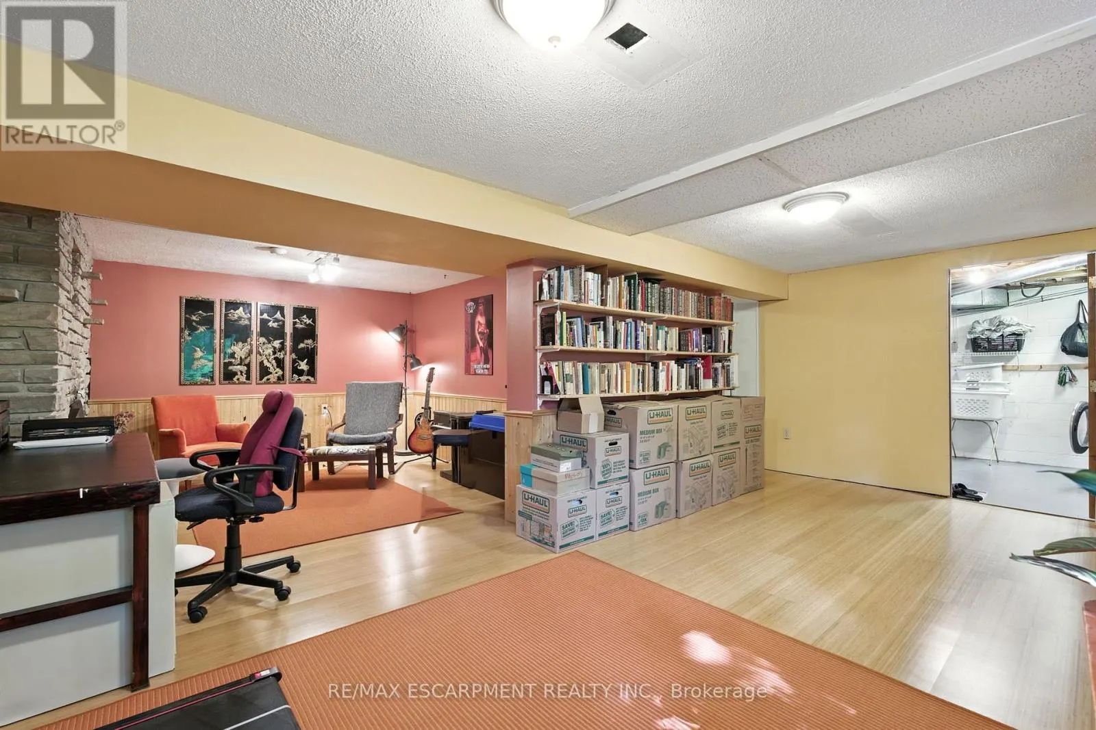 279 MAIN STREET N