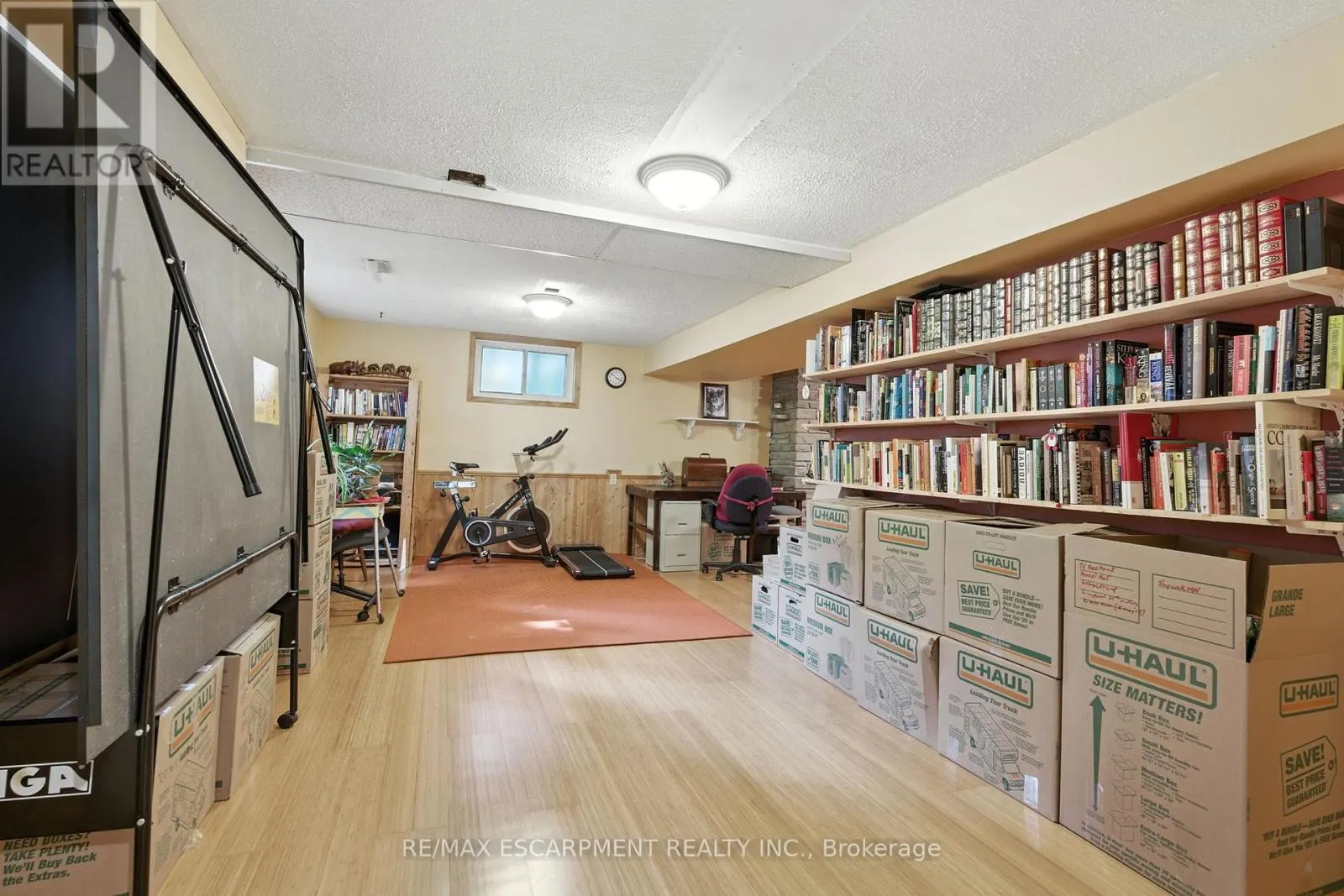 279 MAIN STREET N