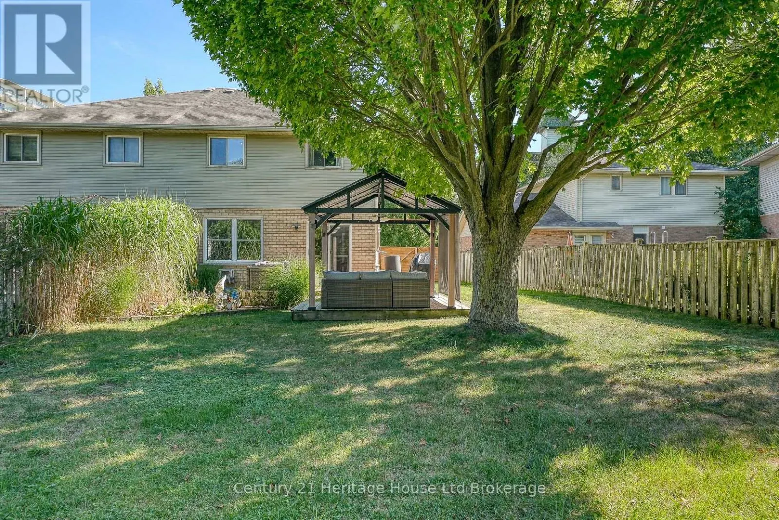 5 MOHICAN DRIVE