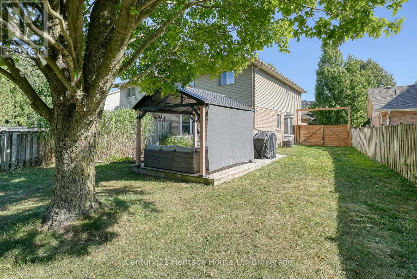 5 MOHICAN DRIVE