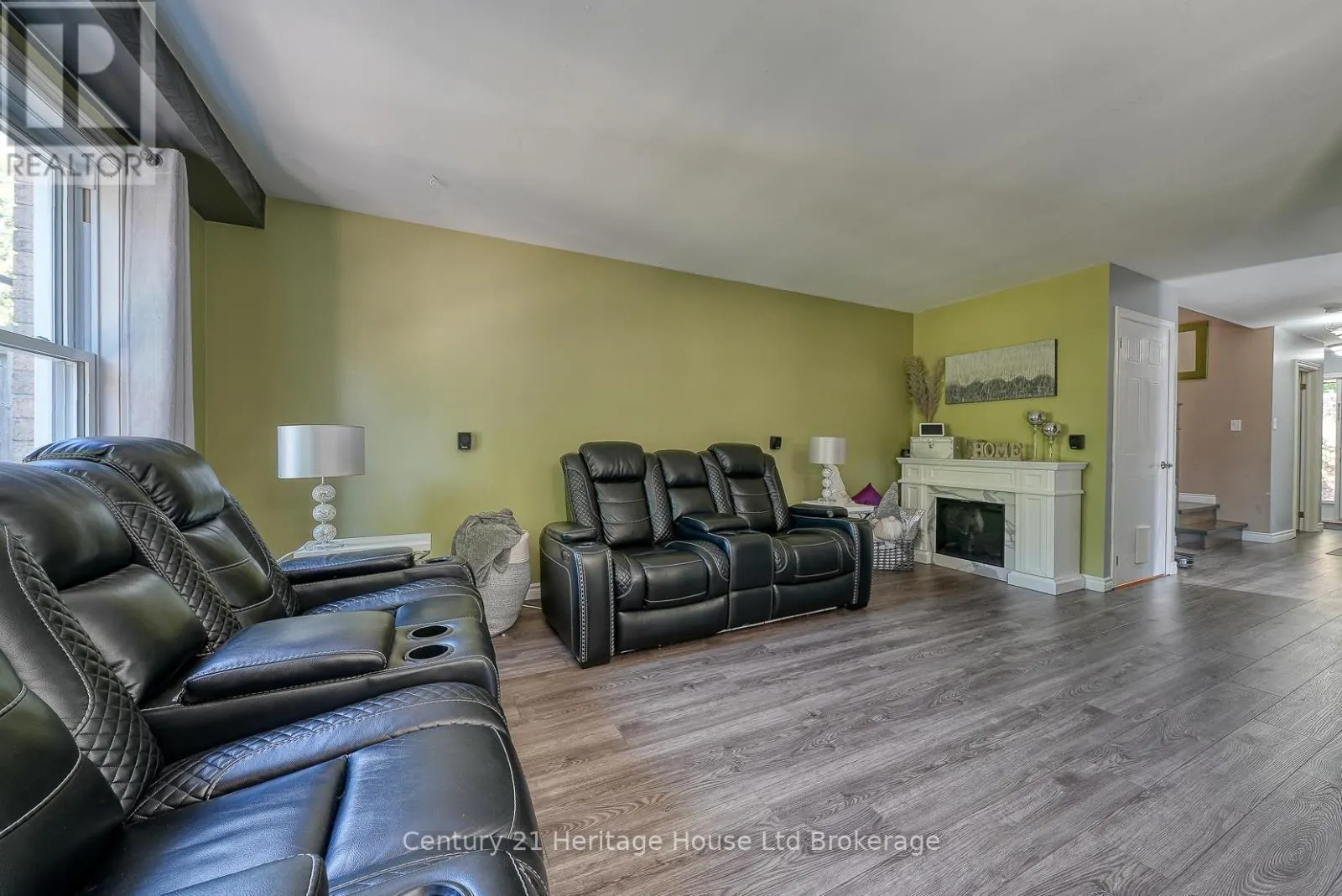 5 MOHICAN DRIVE
