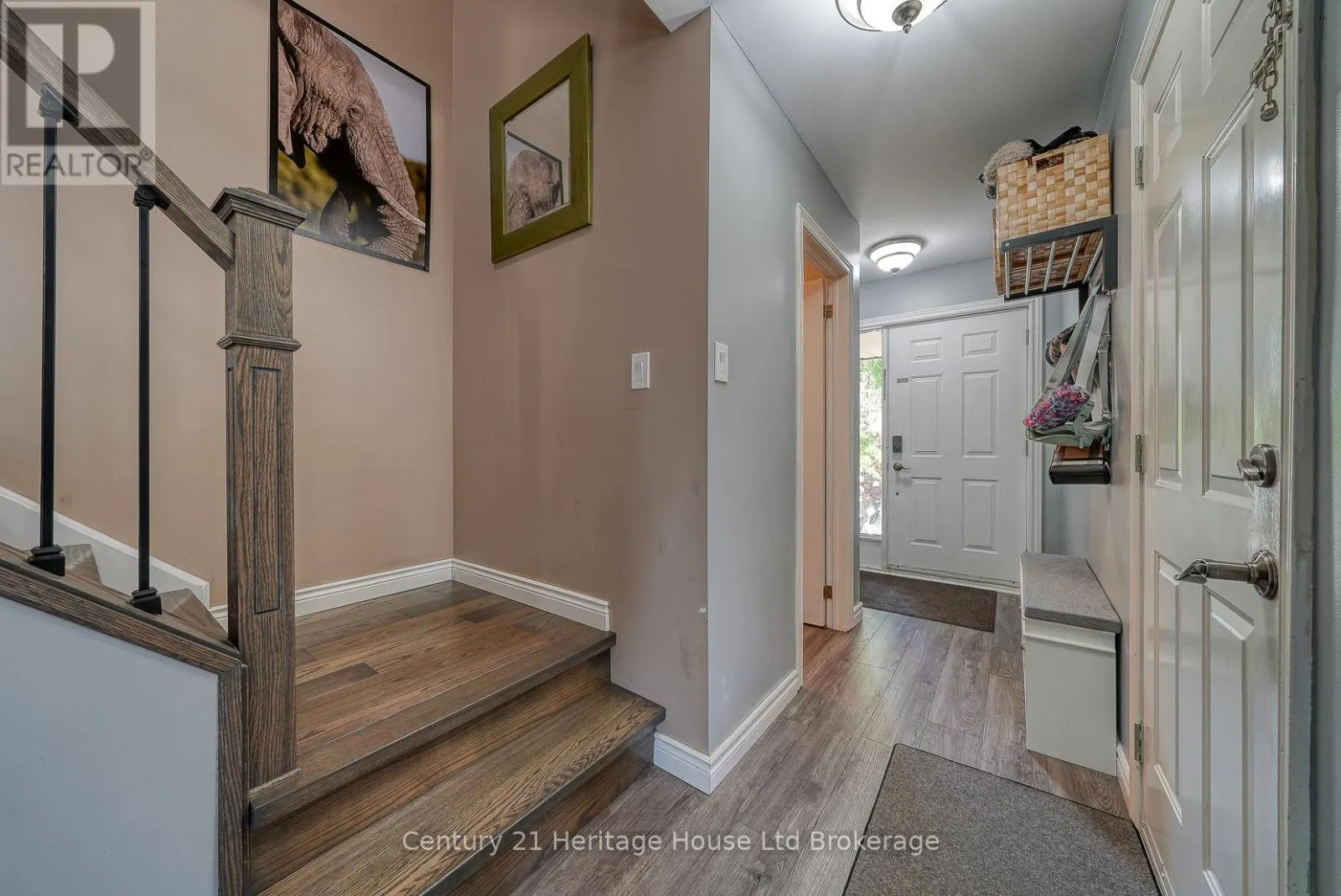 5 MOHICAN DRIVE