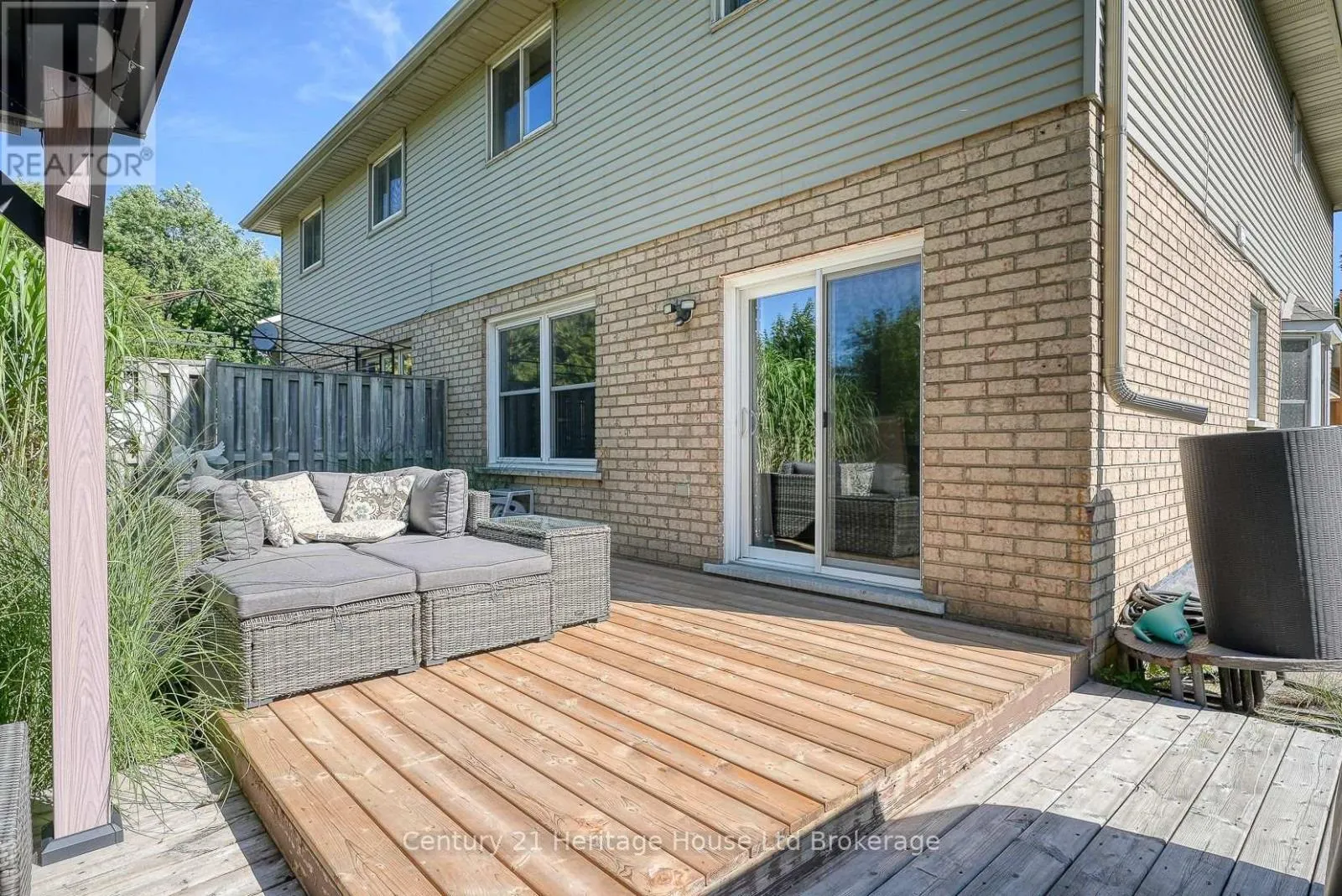 5 MOHICAN DRIVE