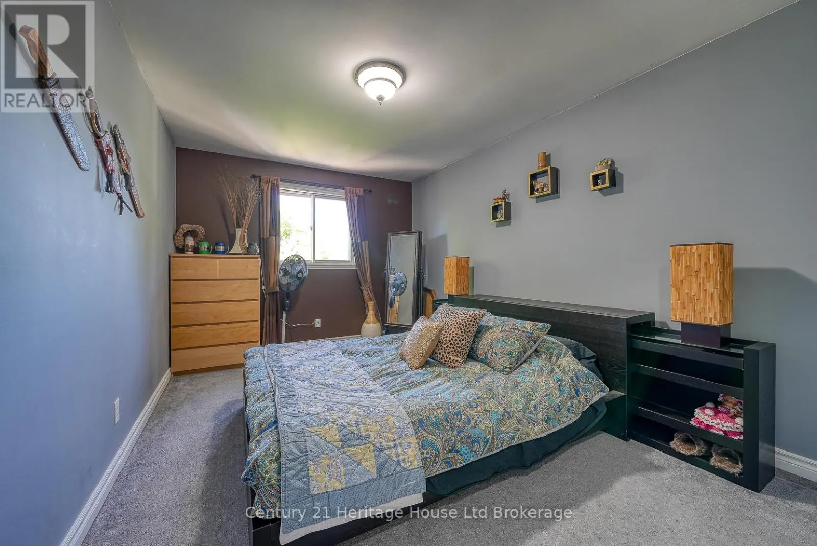 5 MOHICAN DRIVE