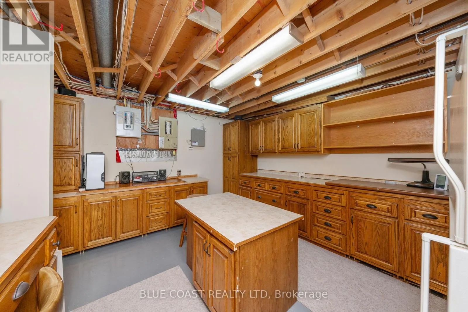 1031 ST CLAIR PARKWAY