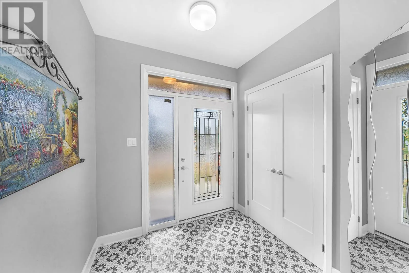896 SENDERO WAY