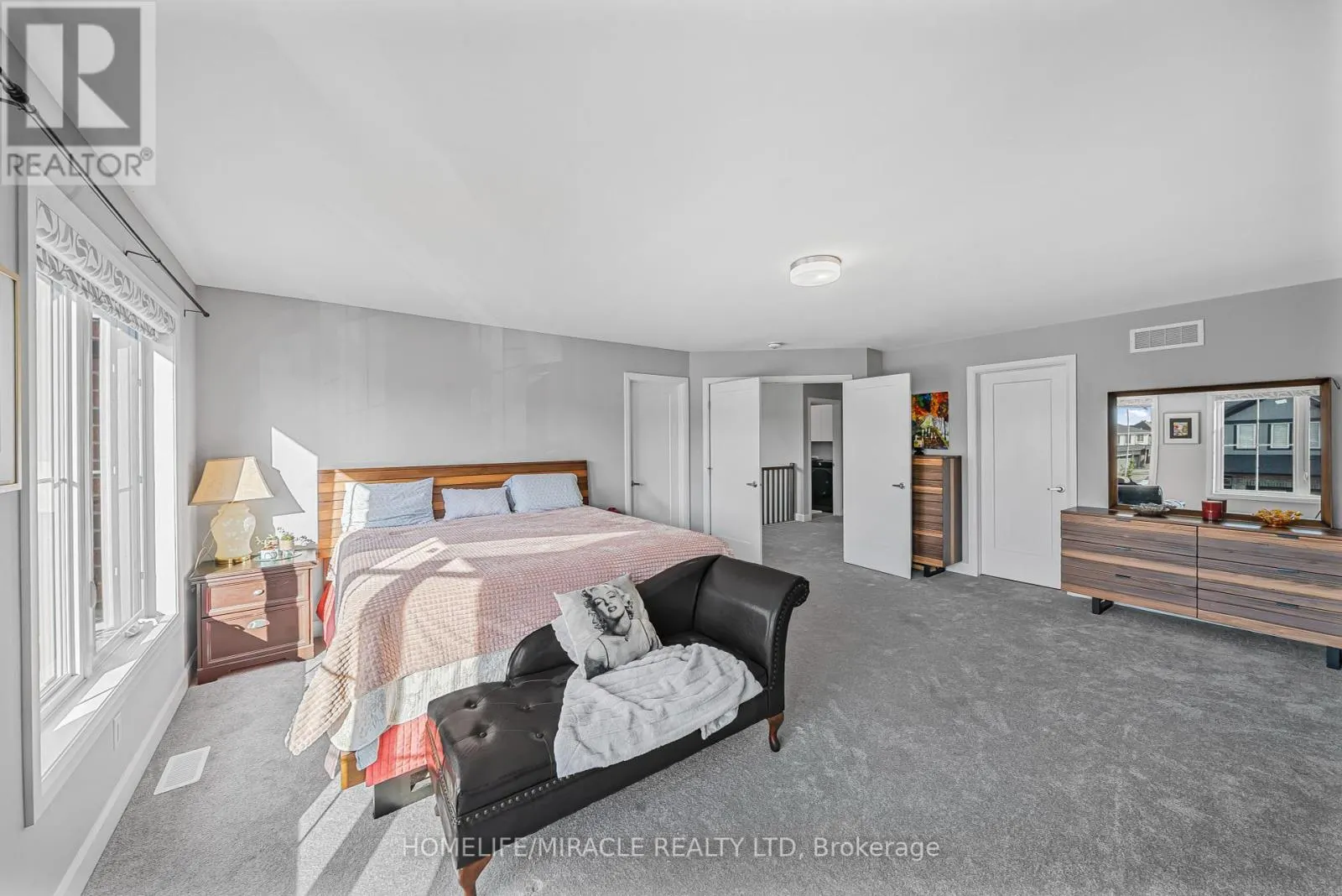 896 SENDERO WAY