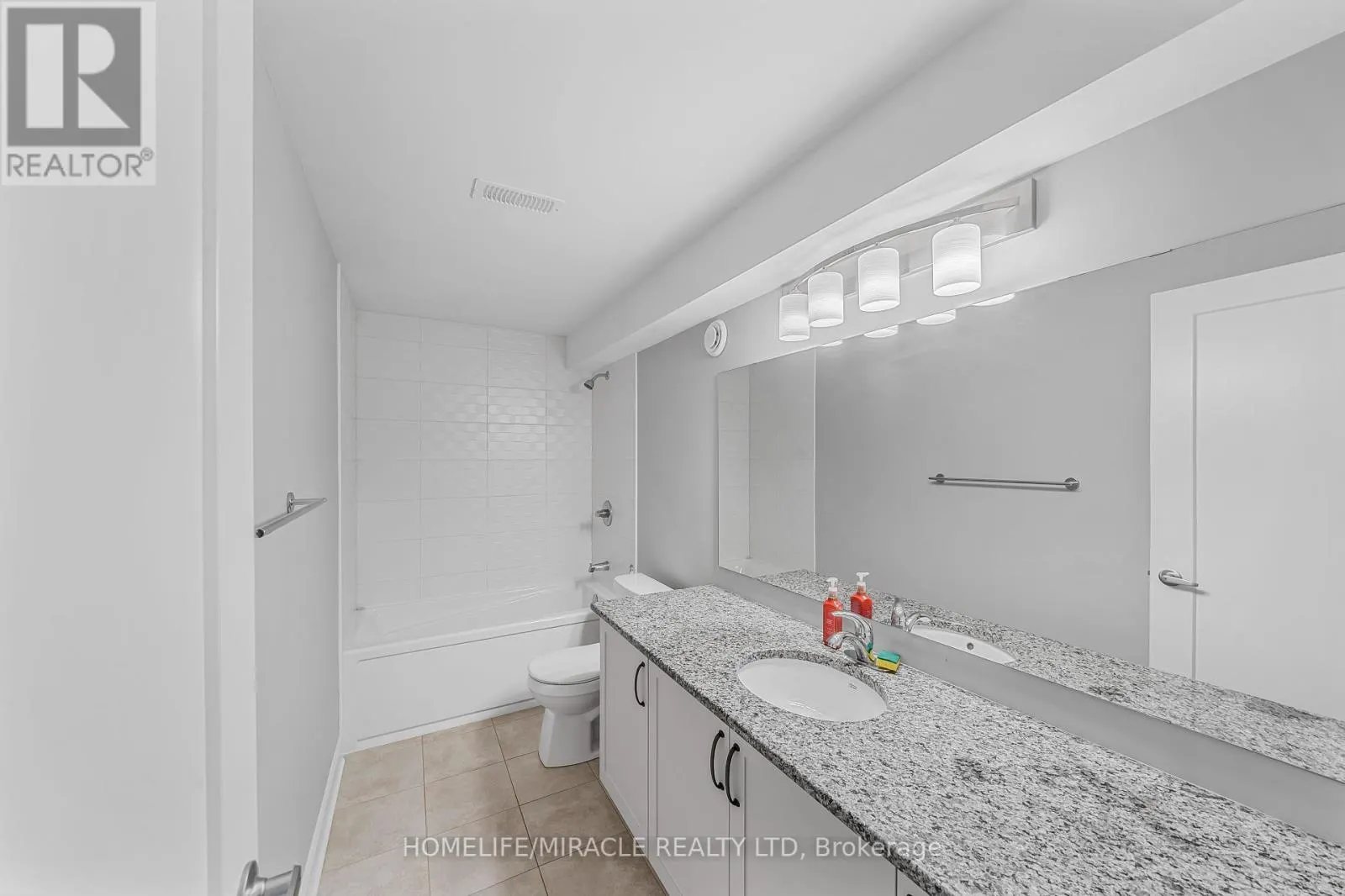 896 SENDERO WAY