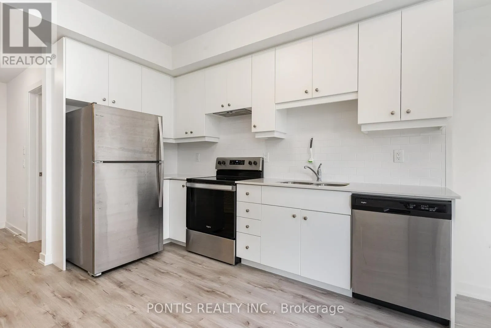 207 - 251 NORTHFIELD DRIVE E