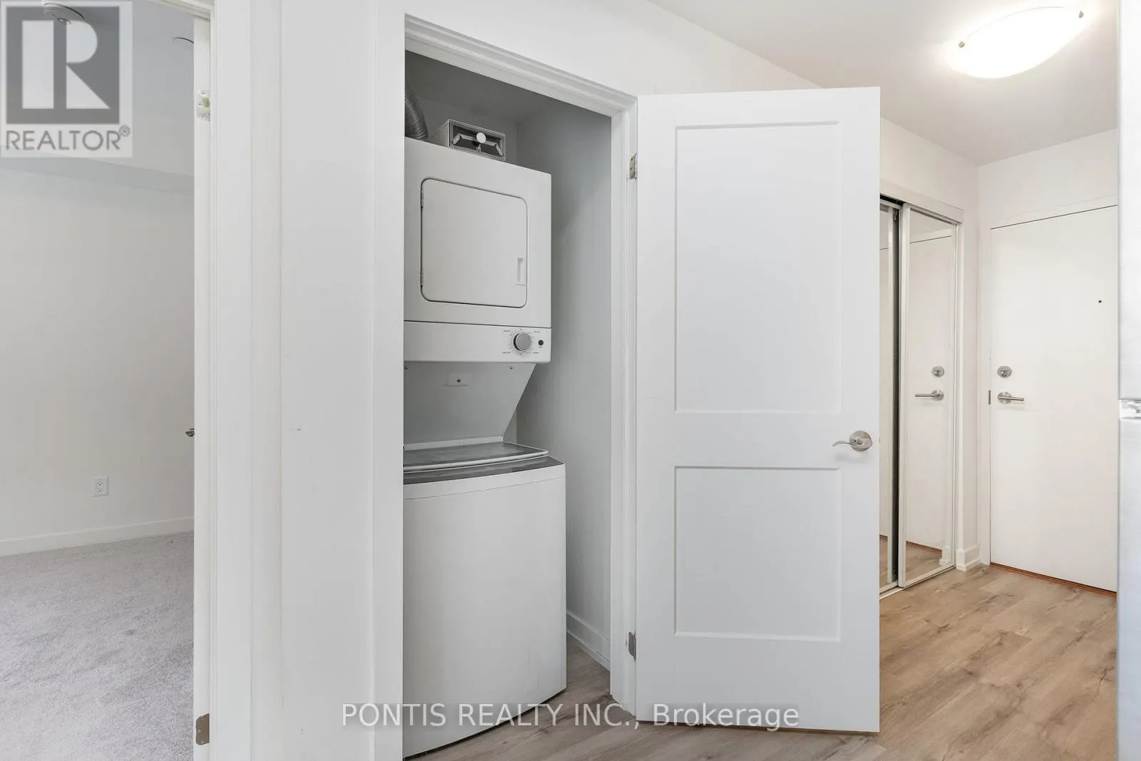207 - 251 NORTHFIELD DRIVE E