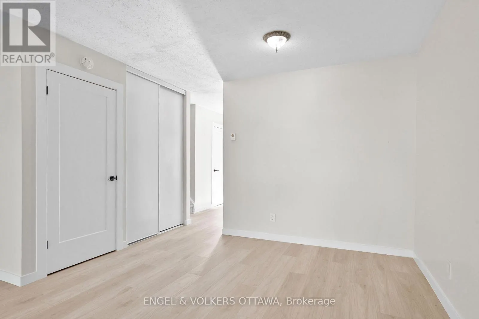 1529 MEADOWBROOK ROAD