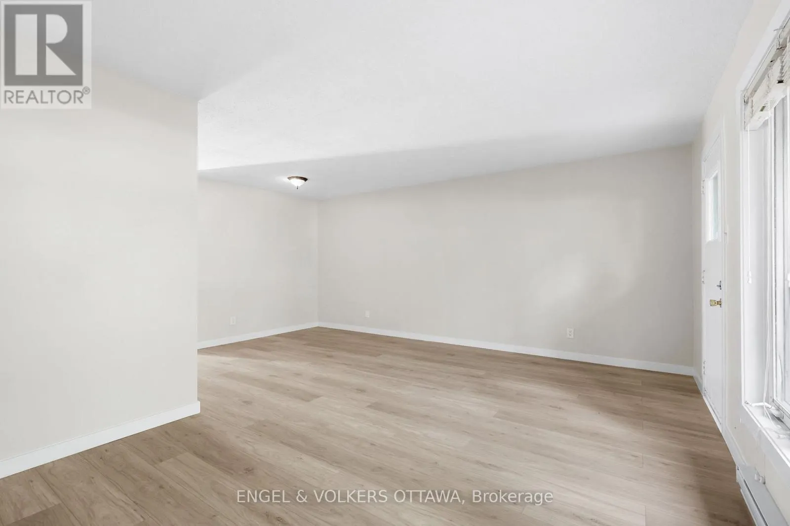 1529 MEADOWBROOK ROAD