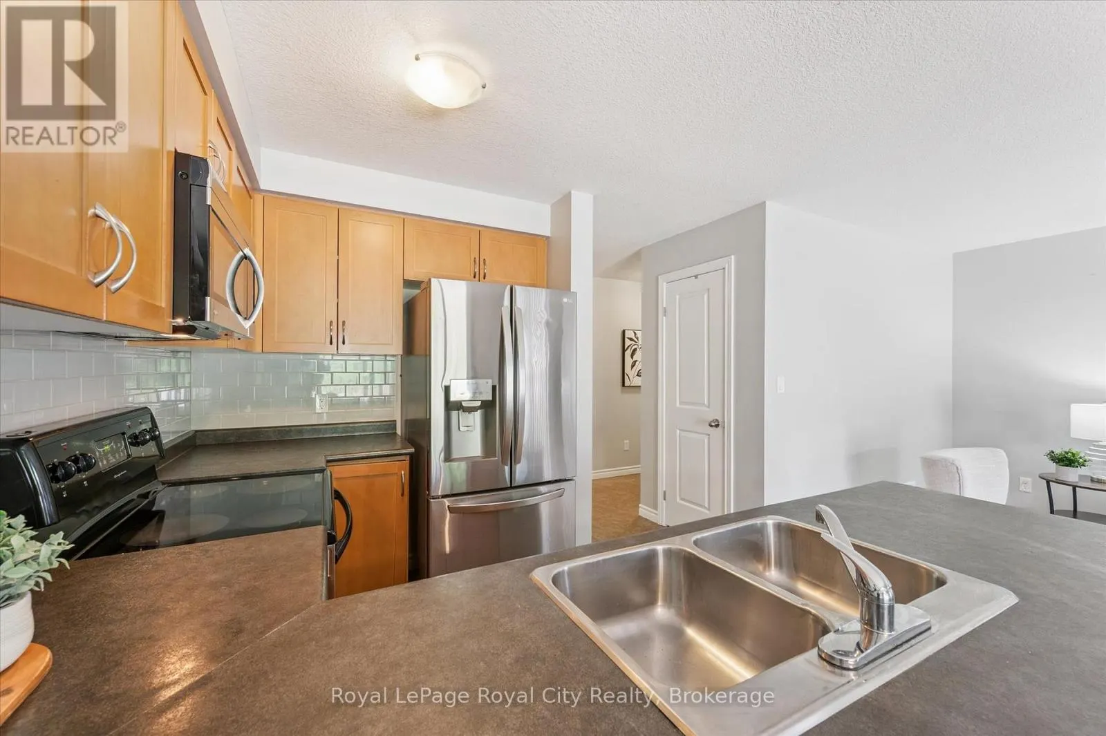 158 KEMP CRESCENT