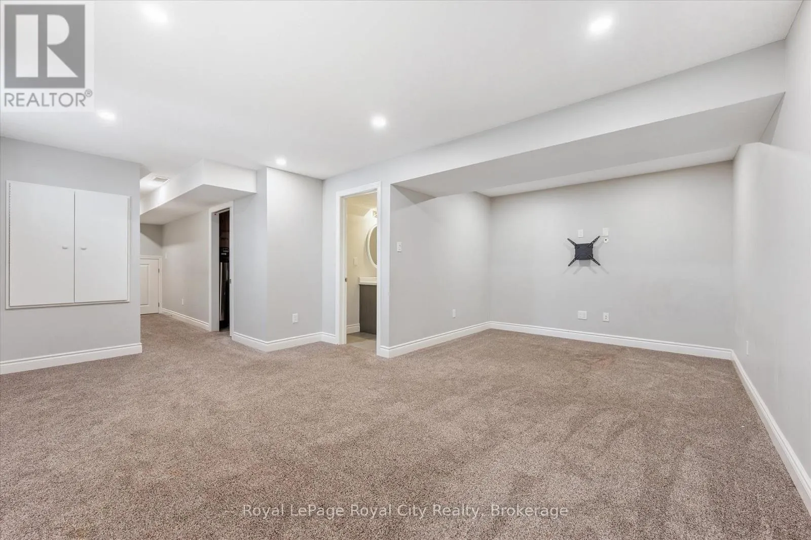 158 KEMP CRESCENT