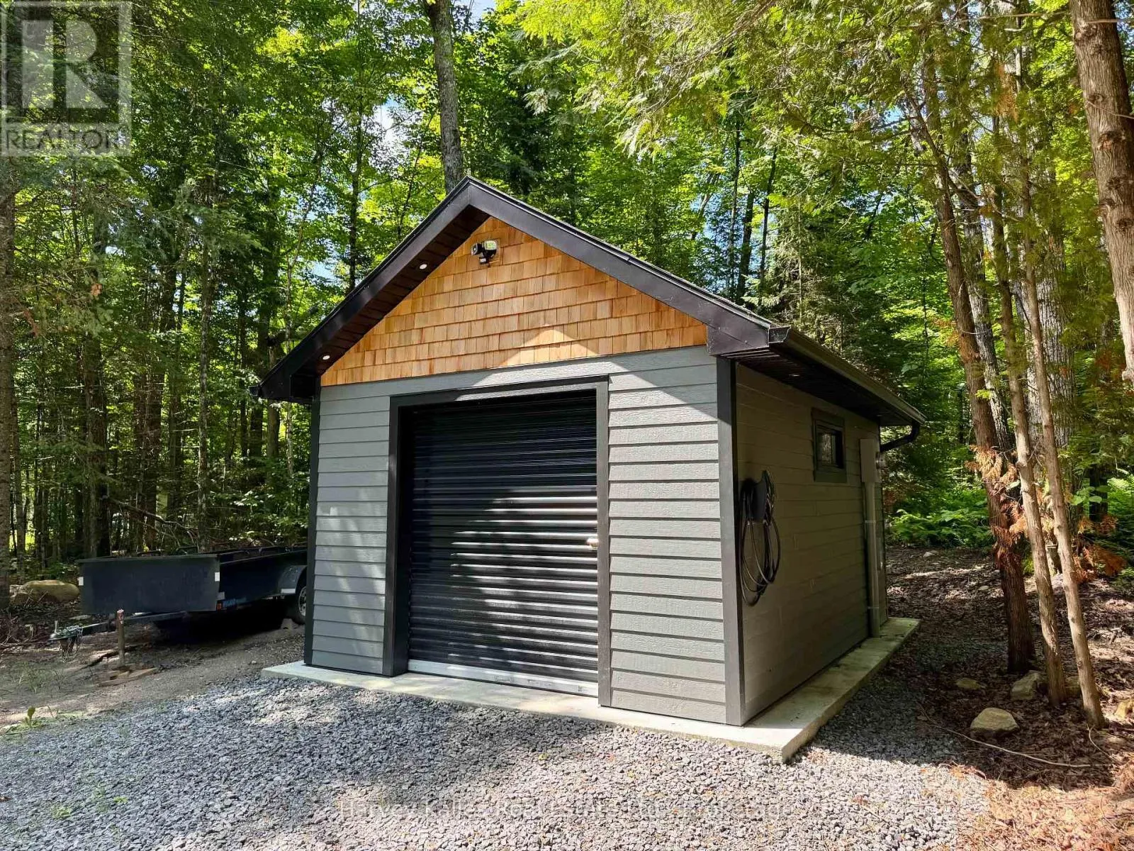 1033 SCOTT LANE