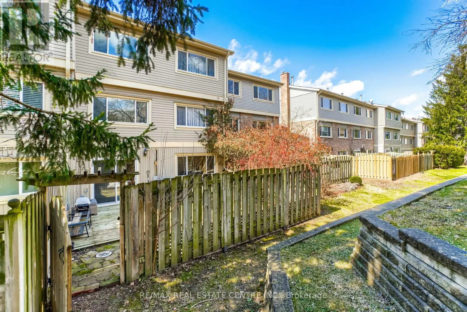 30 GREEN VALLEY DRIVE