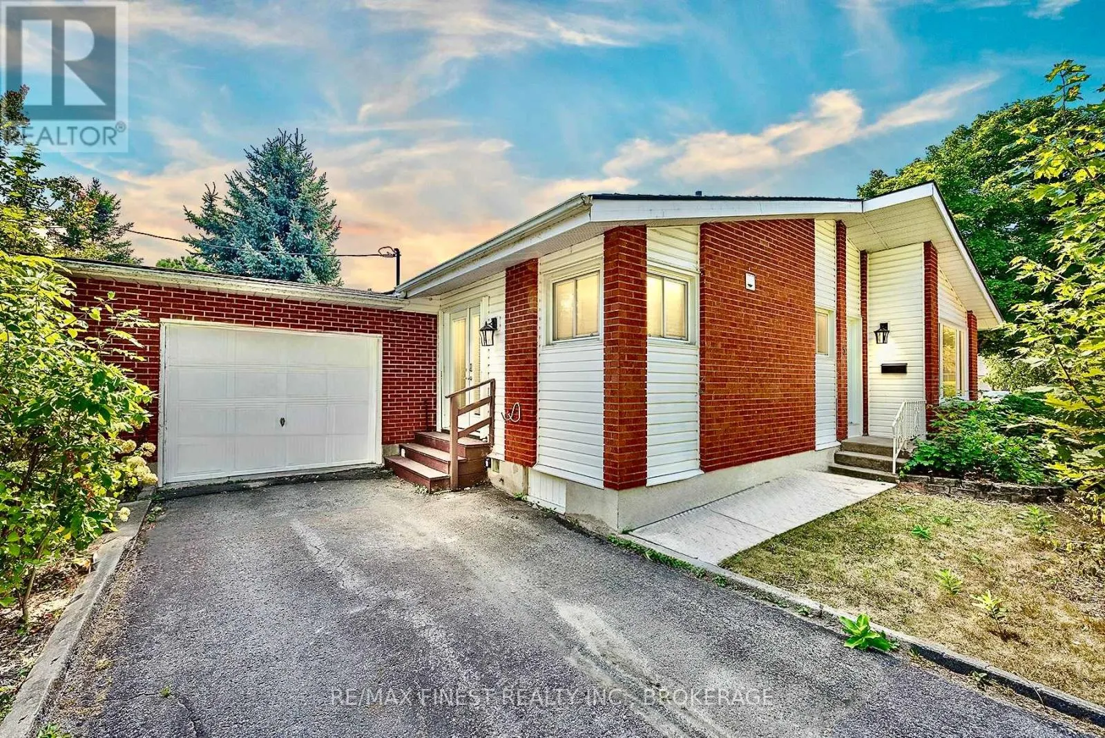 5 MICHAEL GRASS CRESCENT