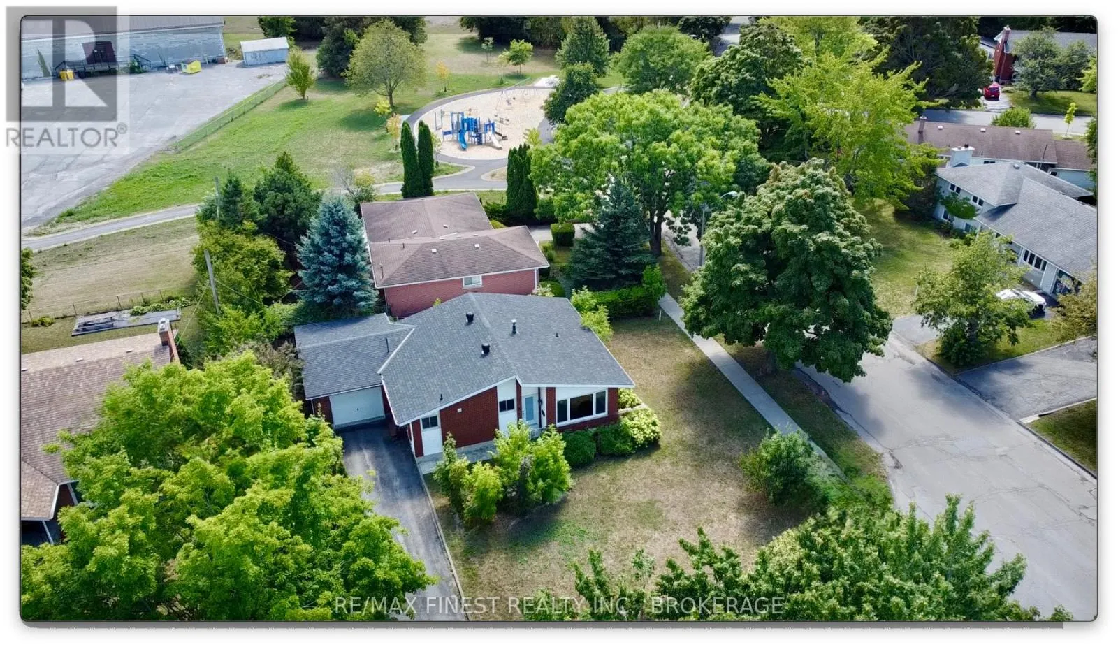 5 MICHAEL GRASS CRESCENT