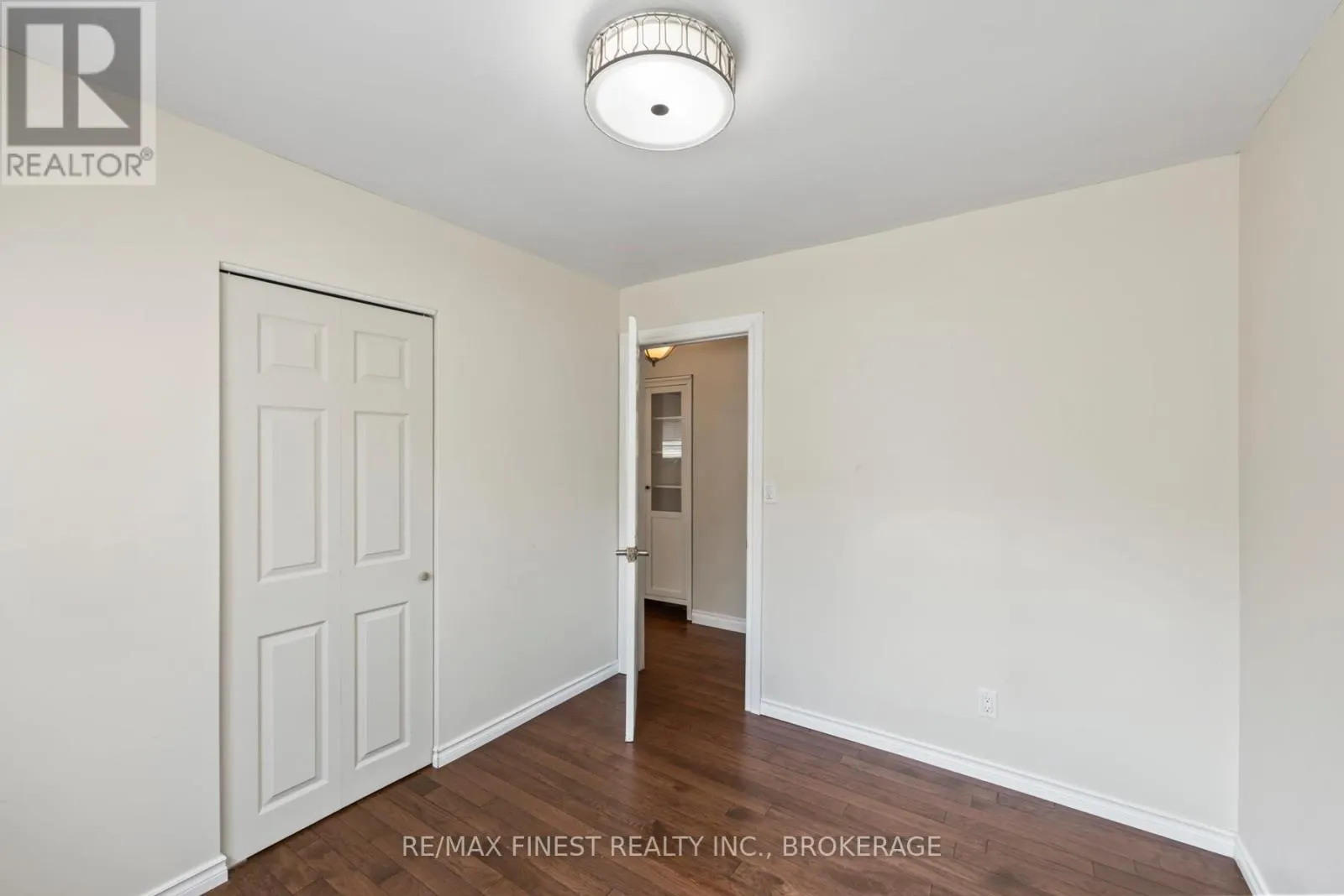 5 MICHAEL GRASS CRESCENT