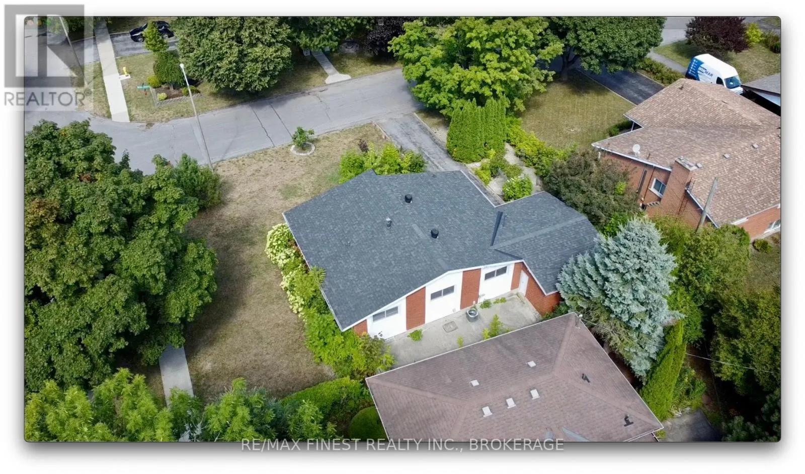 5 MICHAEL GRASS CRESCENT
