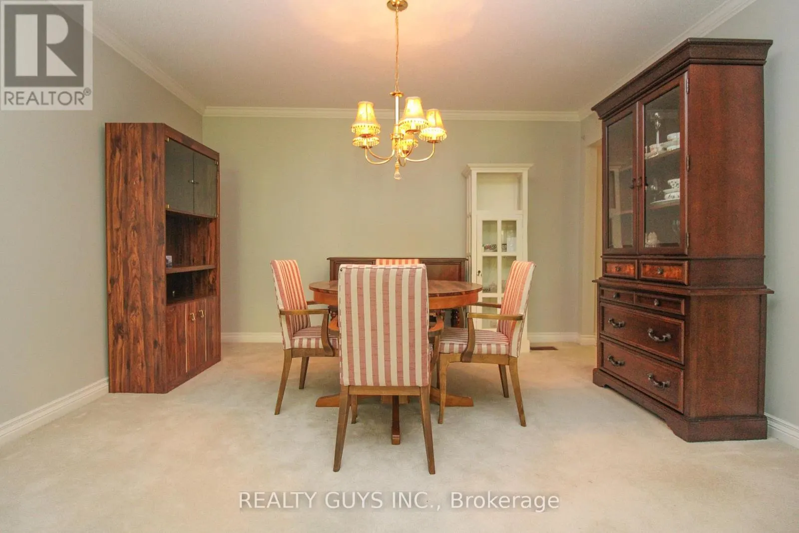 # 204 - 200 EAST STREET S, ## 204