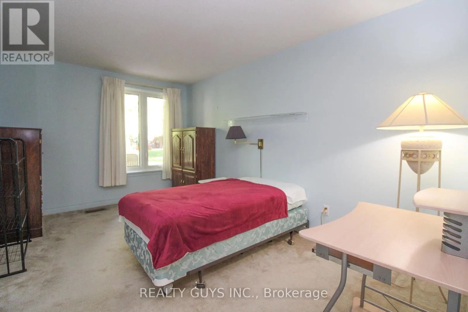 # 204 - 200 EAST STREET S, ## 204