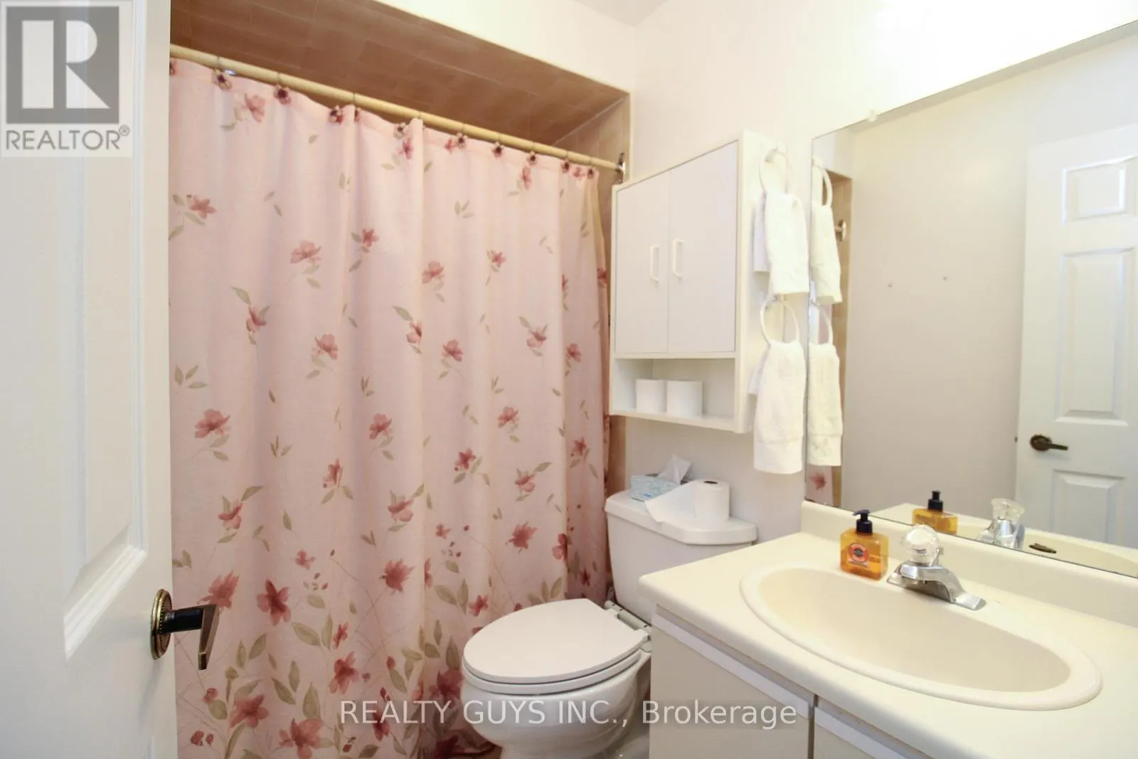 # 204 - 200 EAST STREET S, ## 204