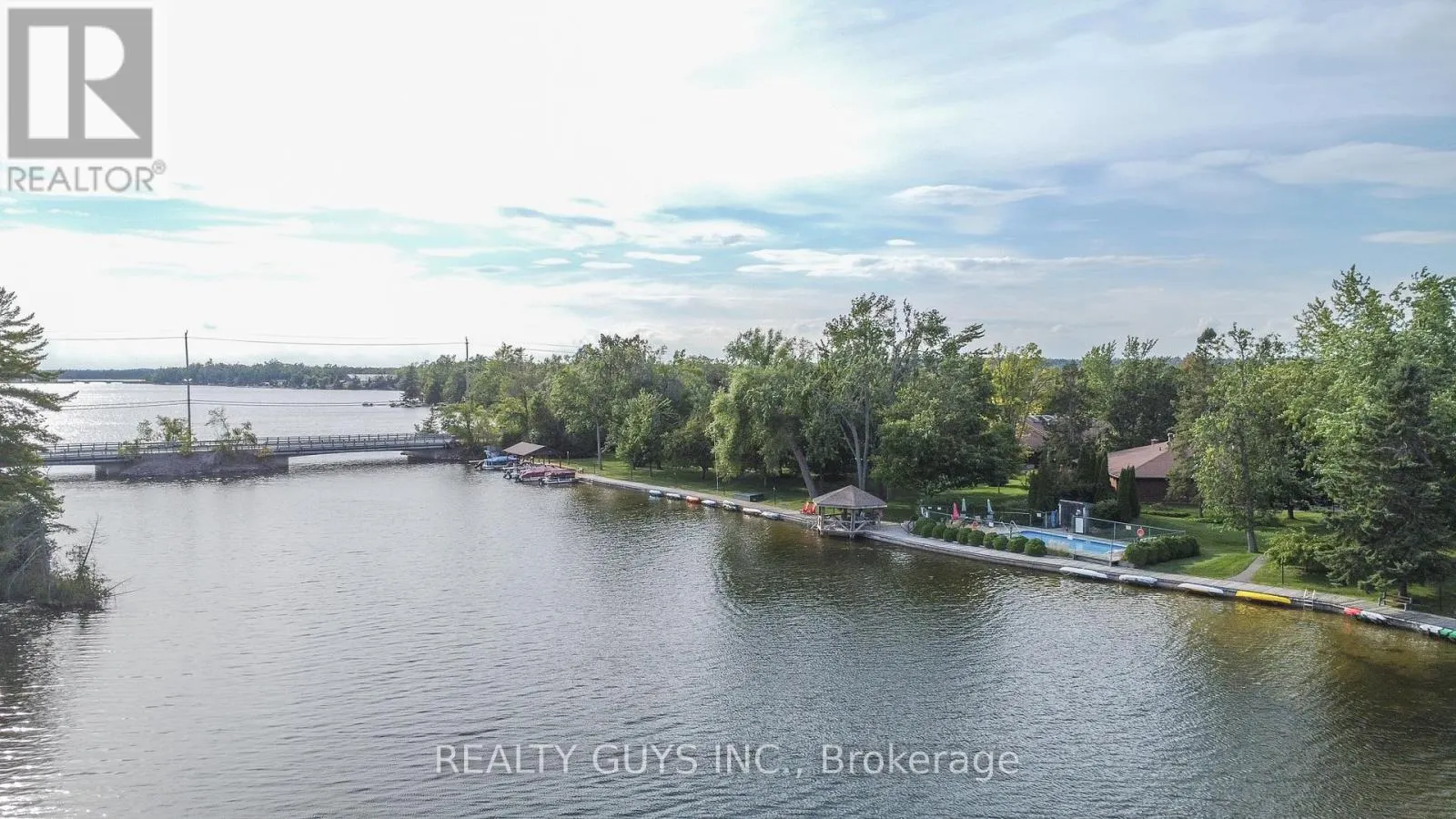 # 204 - 200 EAST STREET S, ## 204