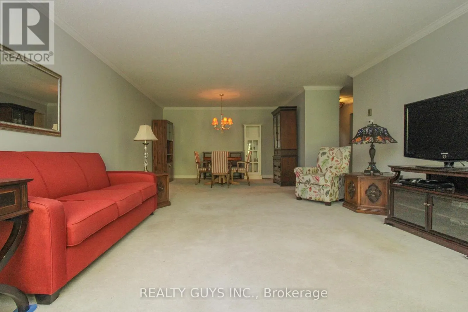 # 204 - 200 EAST STREET S, ## 204