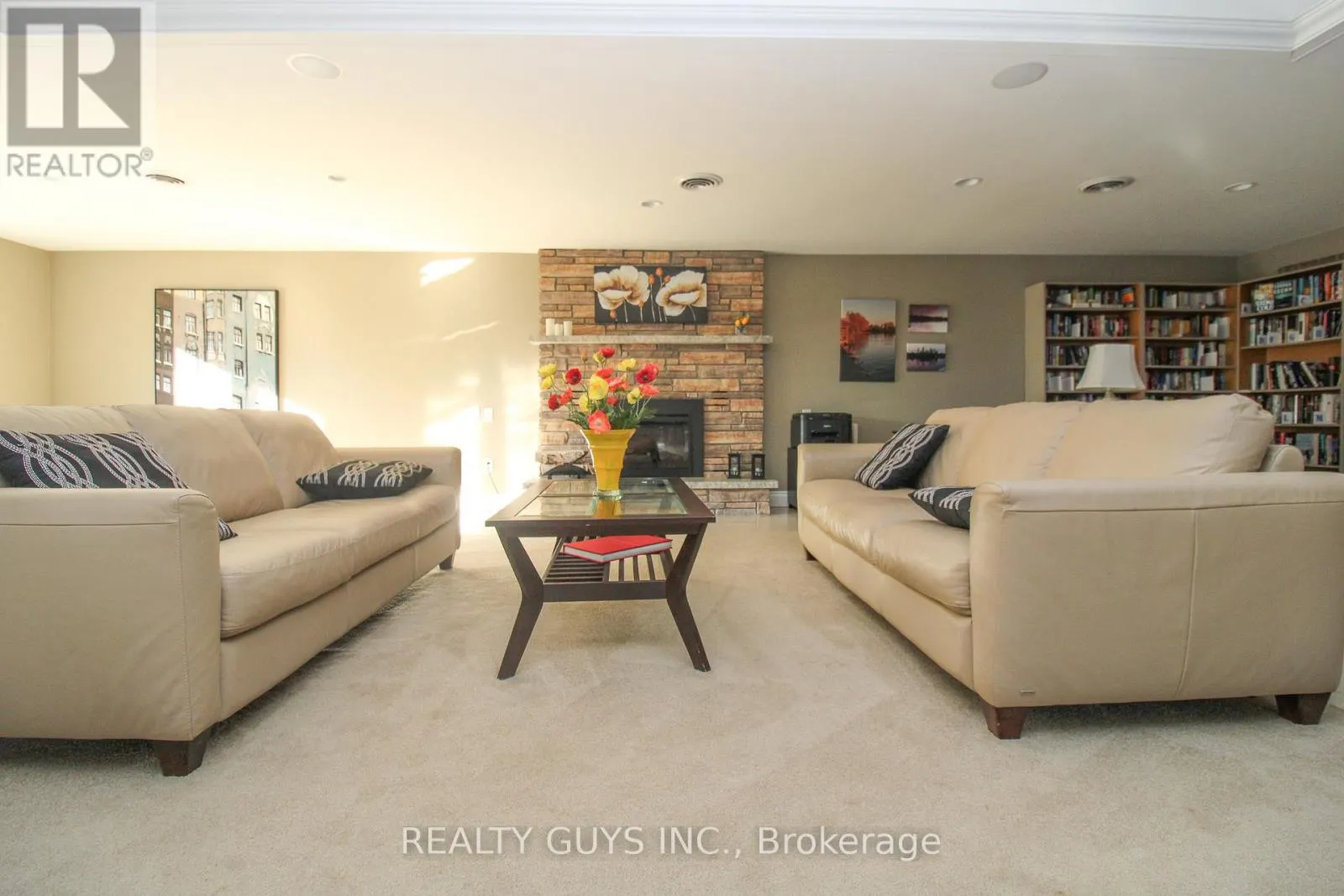 # 204 - 200 EAST STREET S, ## 204