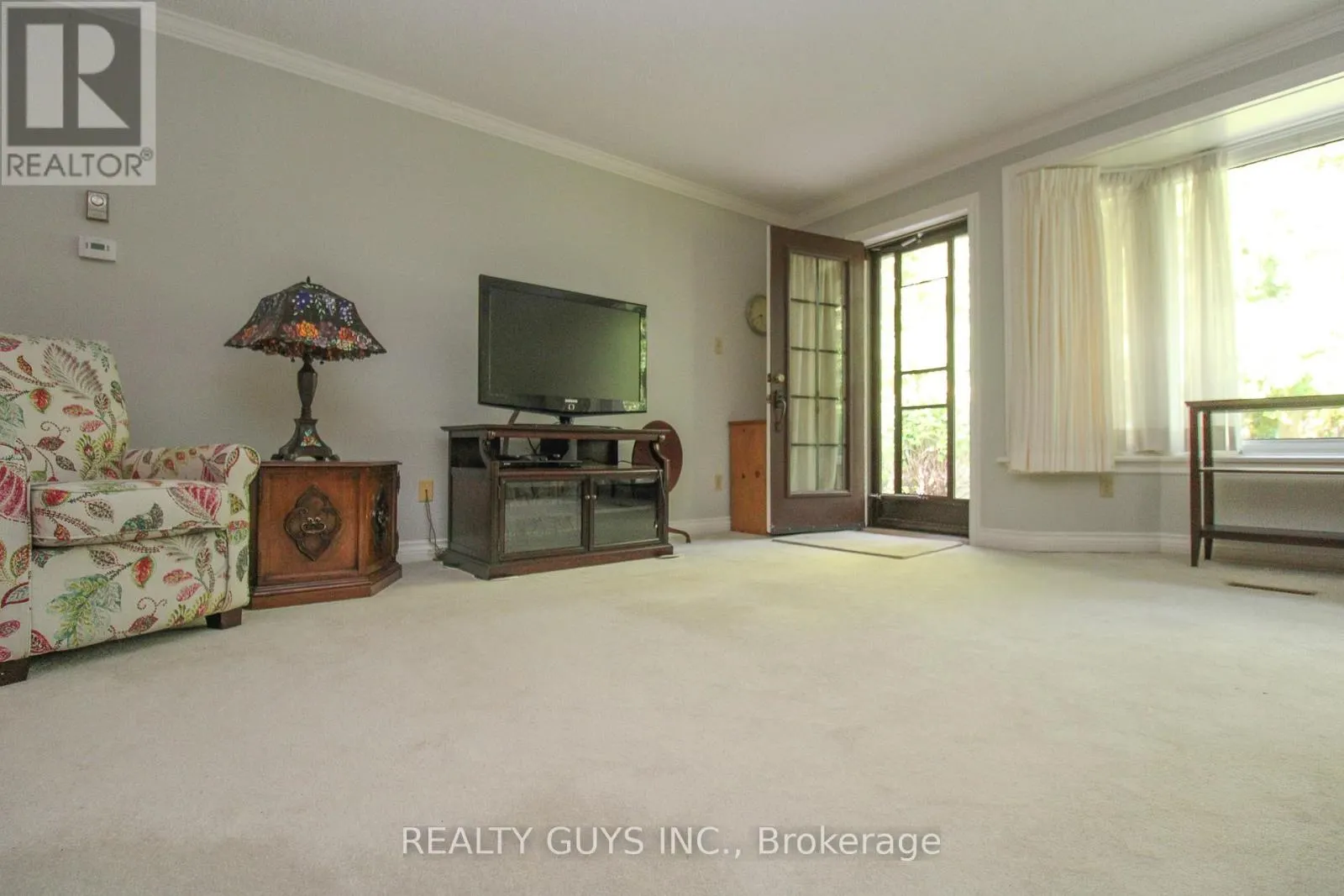 # 204 - 200 EAST STREET S, ## 204