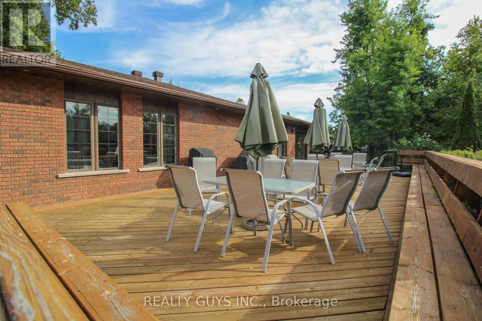 # 204 - 200 EAST STREET S, ## 204