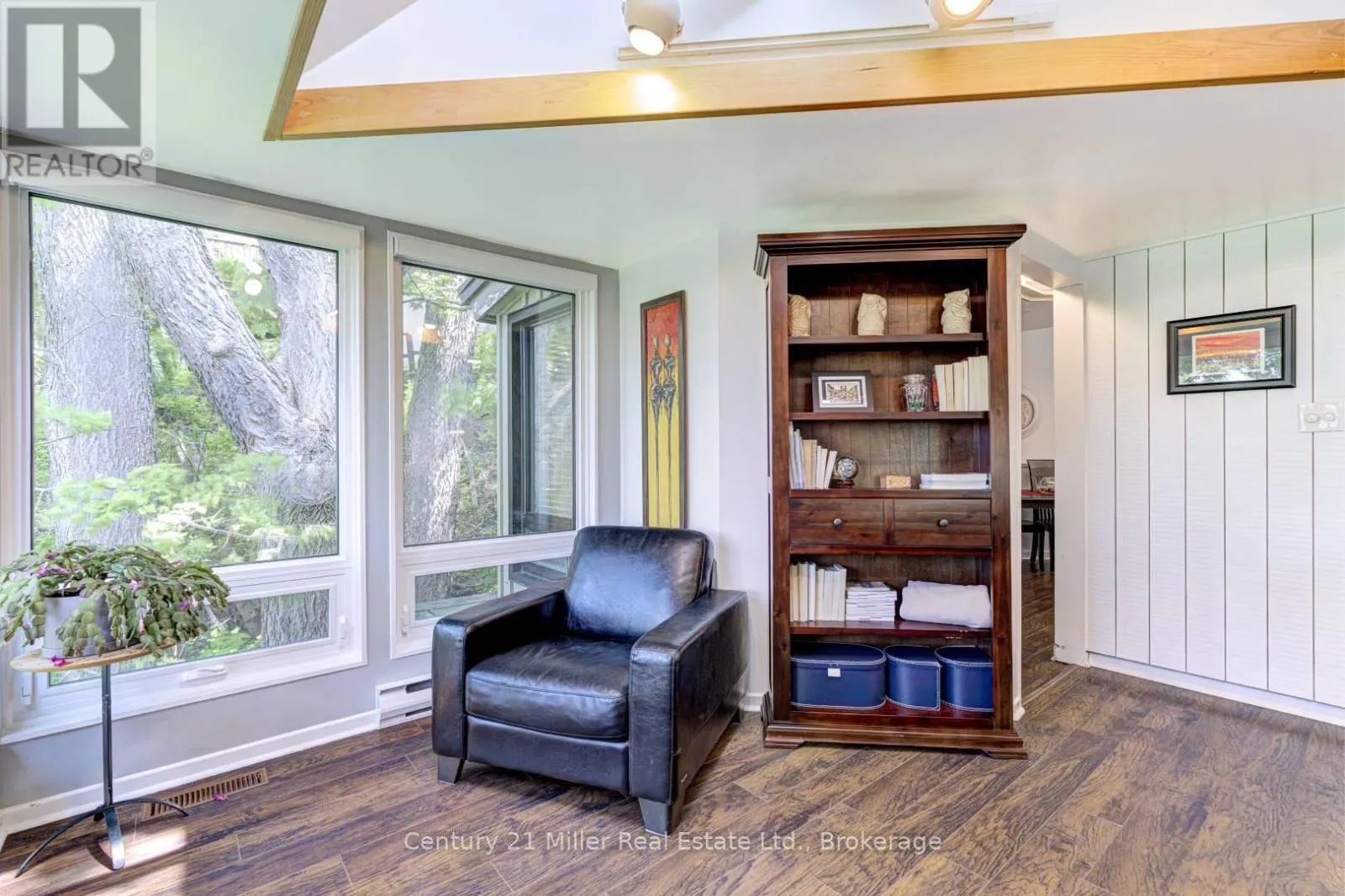 50 GREENSVIEW DRIVE