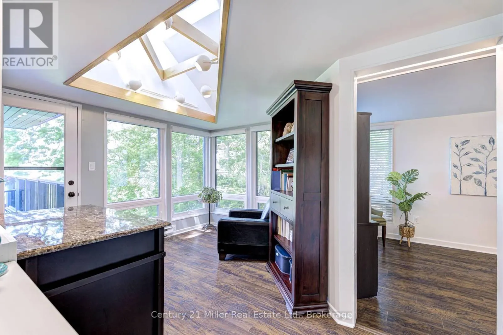 50 GREENSVIEW DRIVE