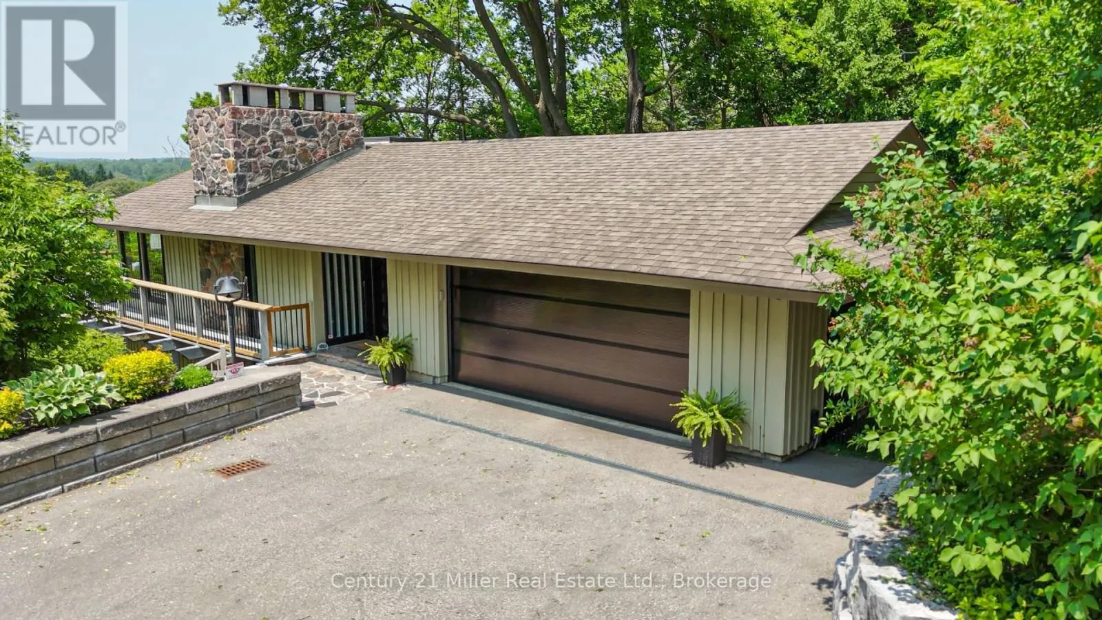 50 GREENSVIEW DRIVE