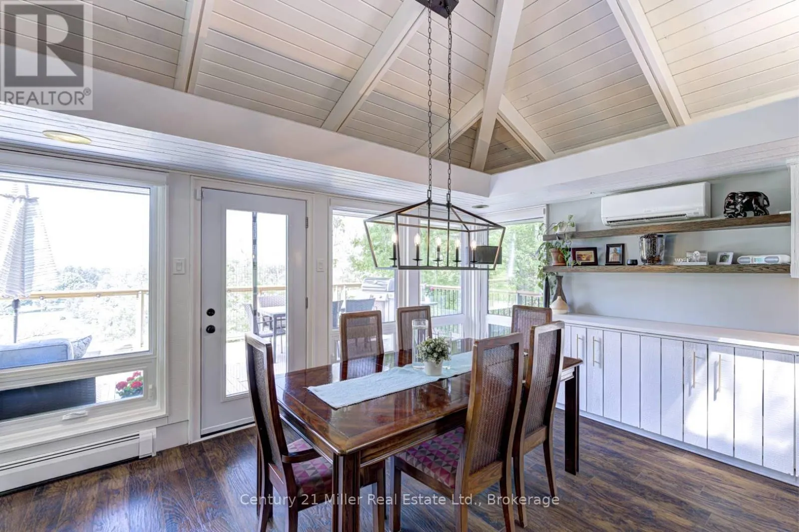 50 GREENSVIEW DRIVE