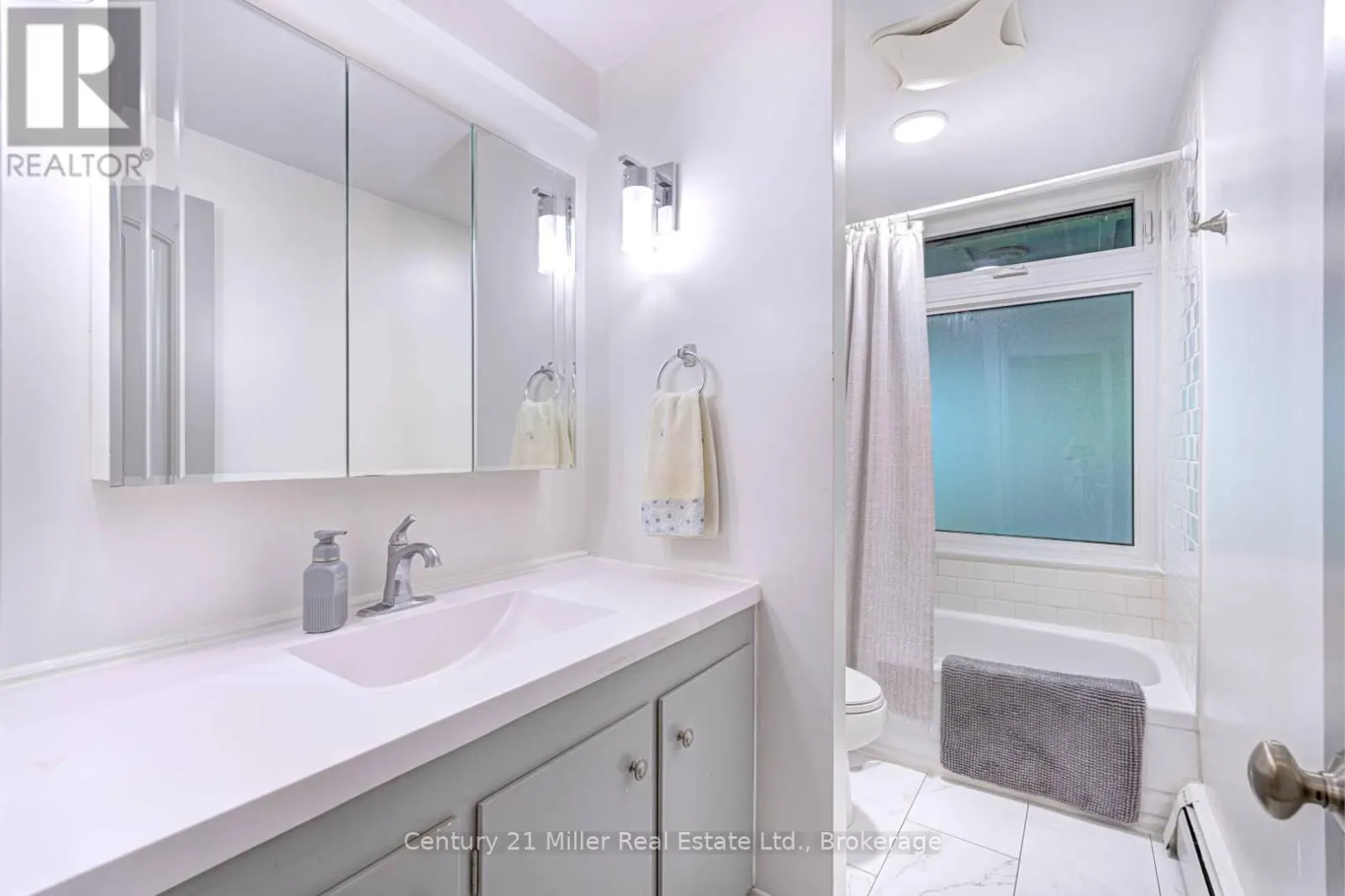 50 GREENSVIEW DRIVE