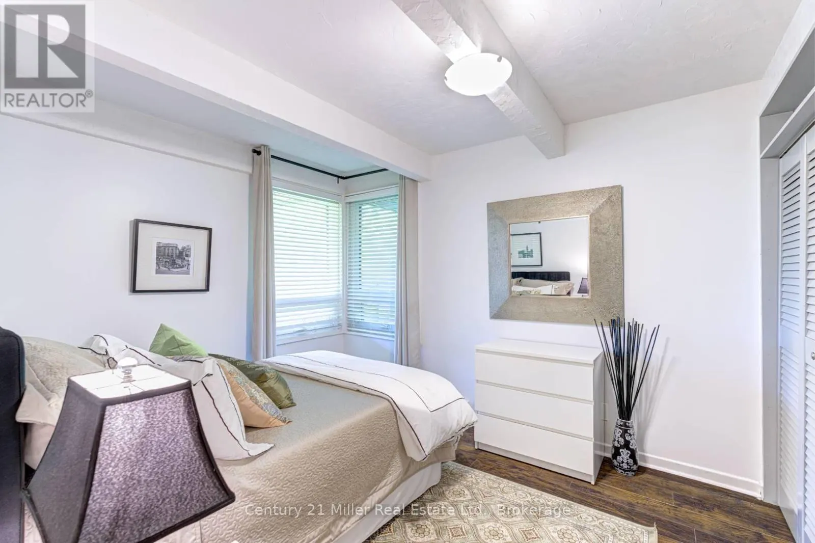 50 GREENSVIEW DRIVE