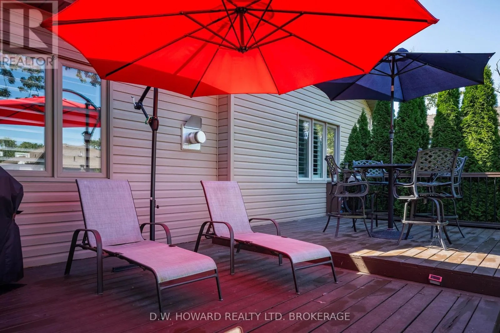 3270 THUNDERBAY ROAD