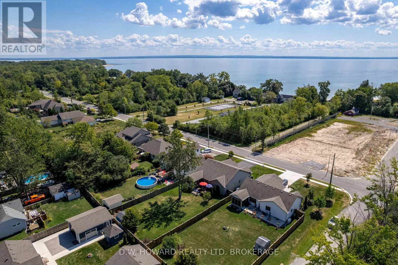 3270 THUNDERBAY ROAD