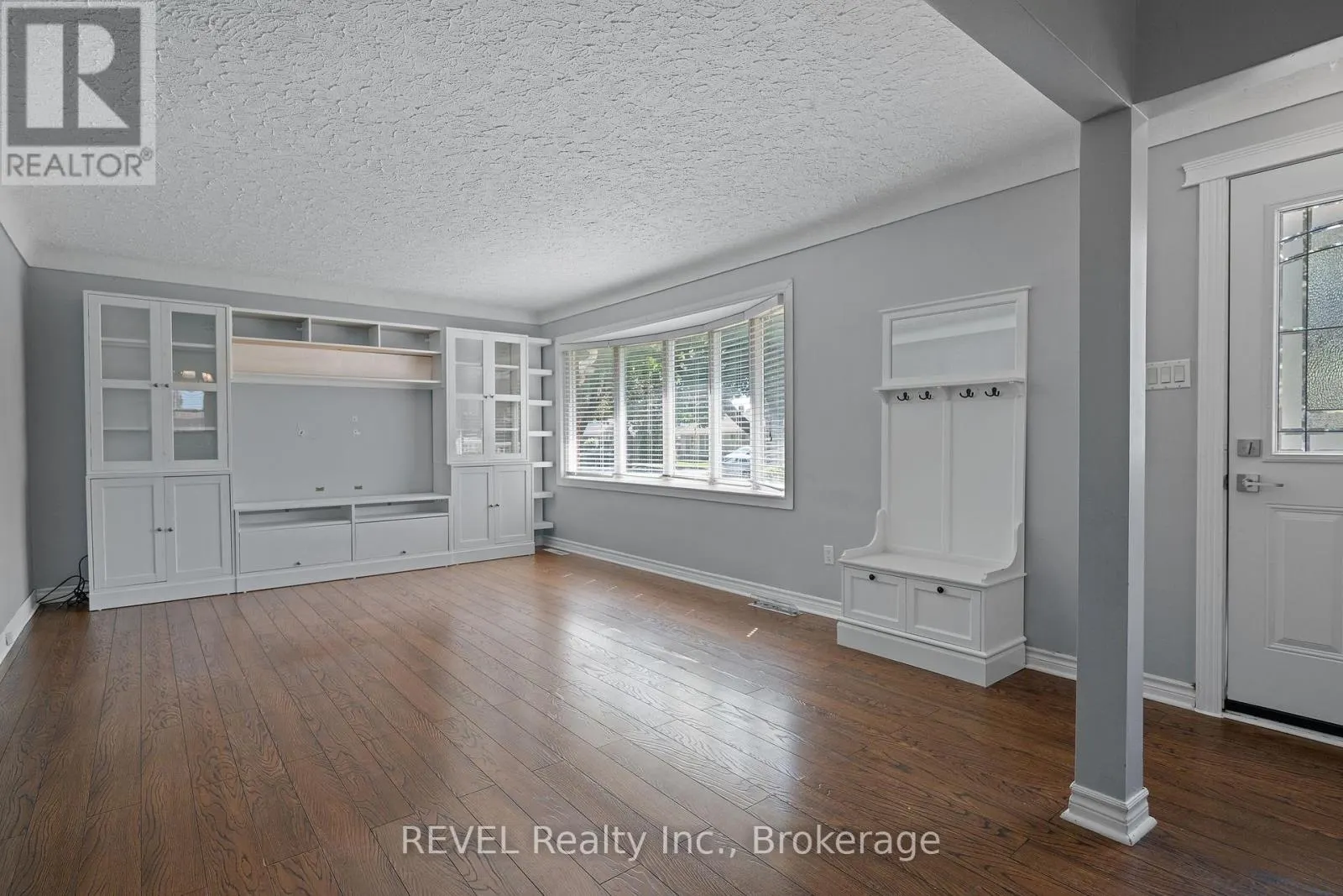 6571 BURDETTE DRIVE
