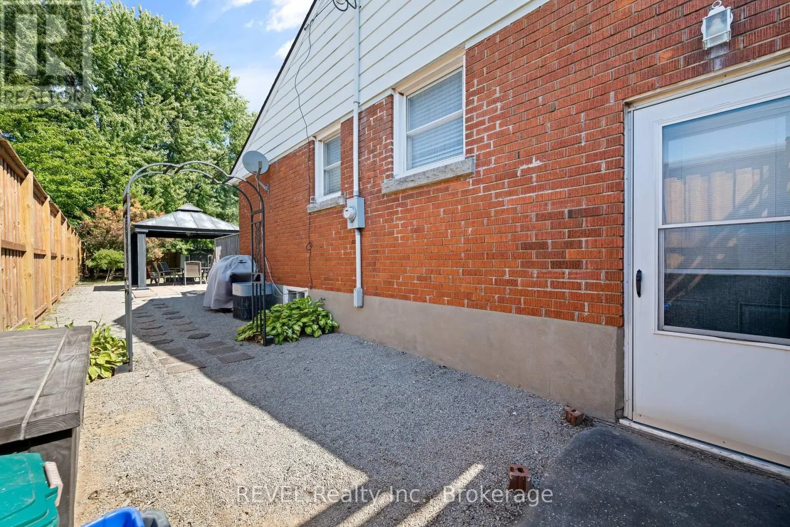 6571 BURDETTE DRIVE