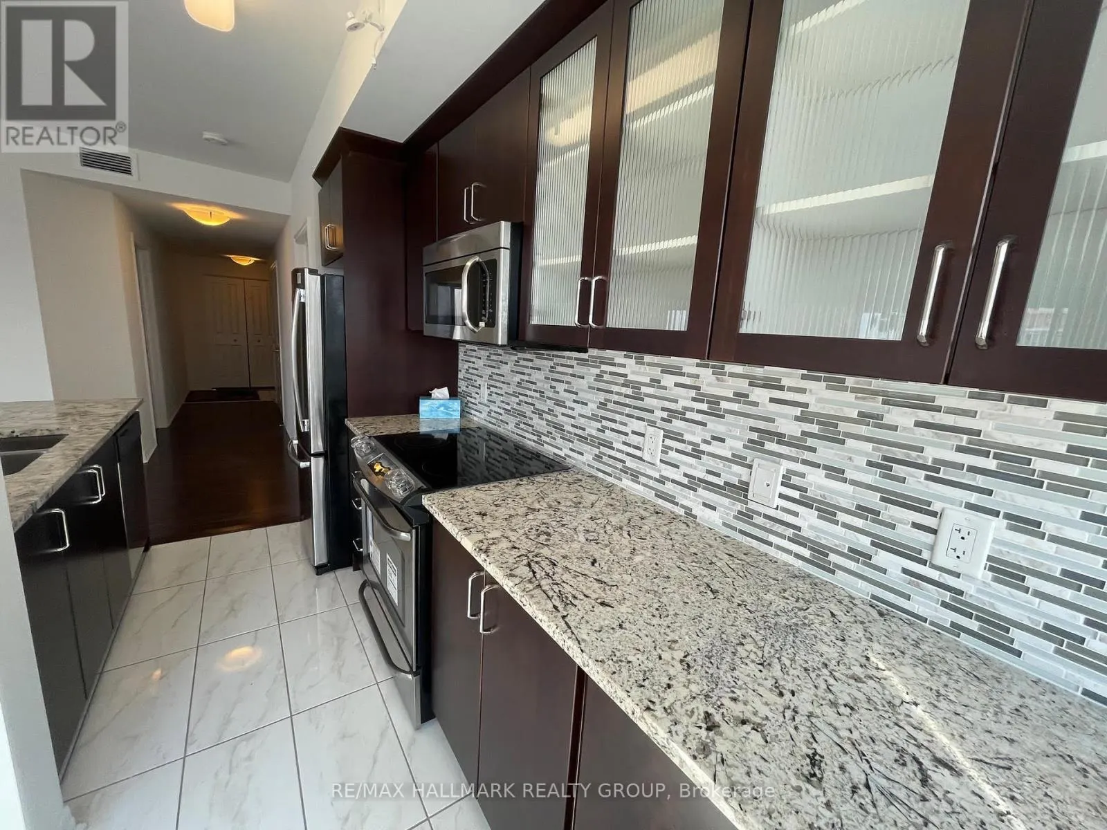 2201 - 242 RIDEAU STREET